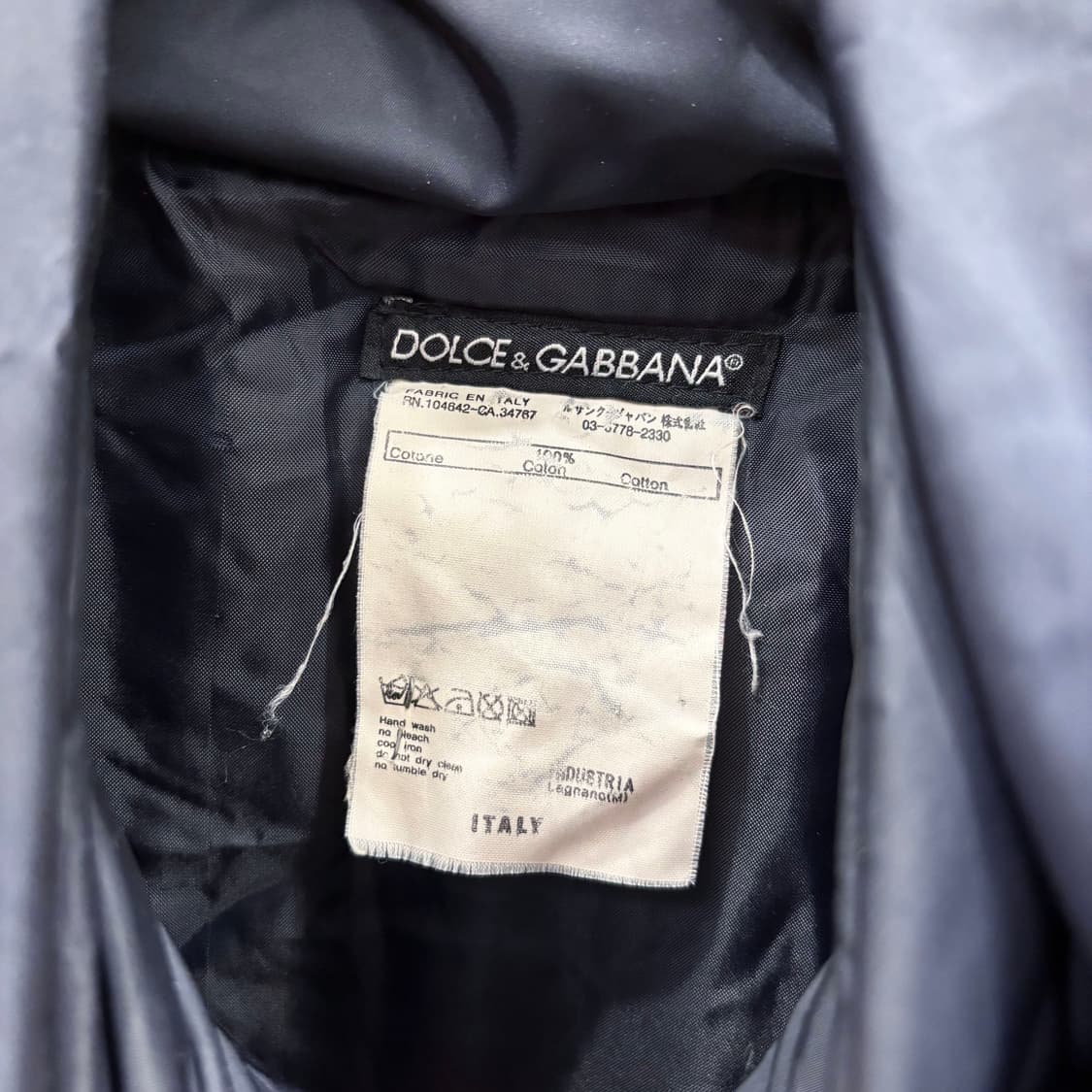 돌체앤가바나 후드 패딩 점퍼 소매 메탈 플레이트 로고 디테일 네이비 상품이미지7