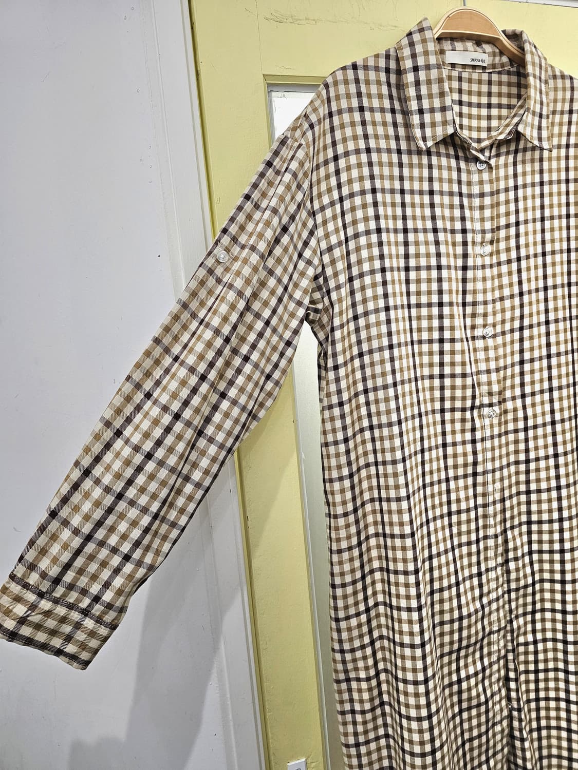 Shoo La  베이지 깅엄체크 롱셔츠 상품이미지4