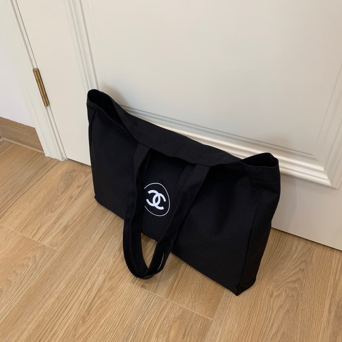 샤넬뷰티 NO.1 드샤넬 블랙 에코백 상품이미지6
