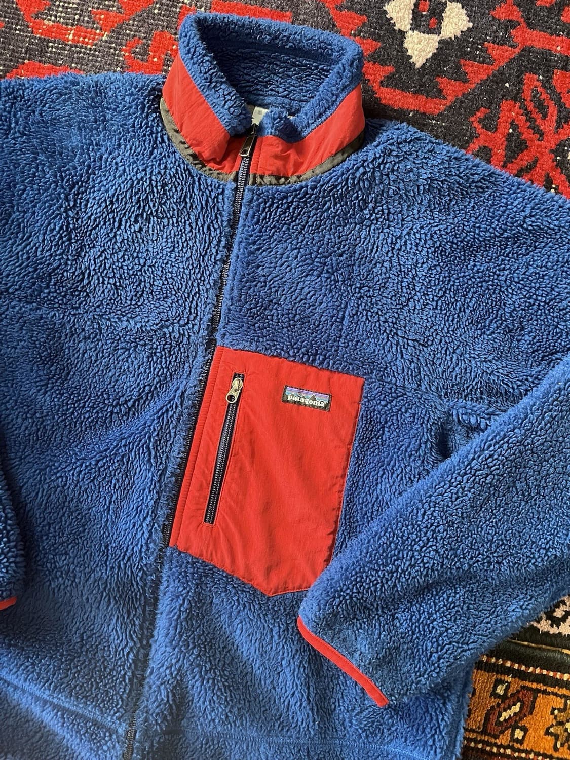 파타고니아 클래식 레트로-X 플리스 자켓 클래식 네이비/레드 상품이미지2