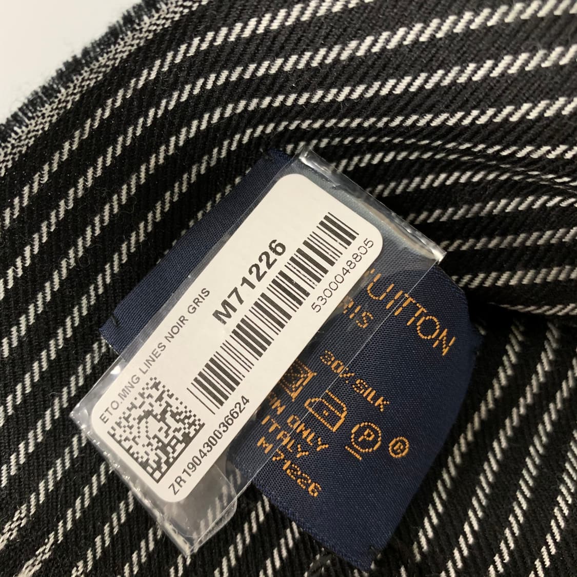 21SS 루이비통 시그니쳐 모노그램 머플러 상품이미지3