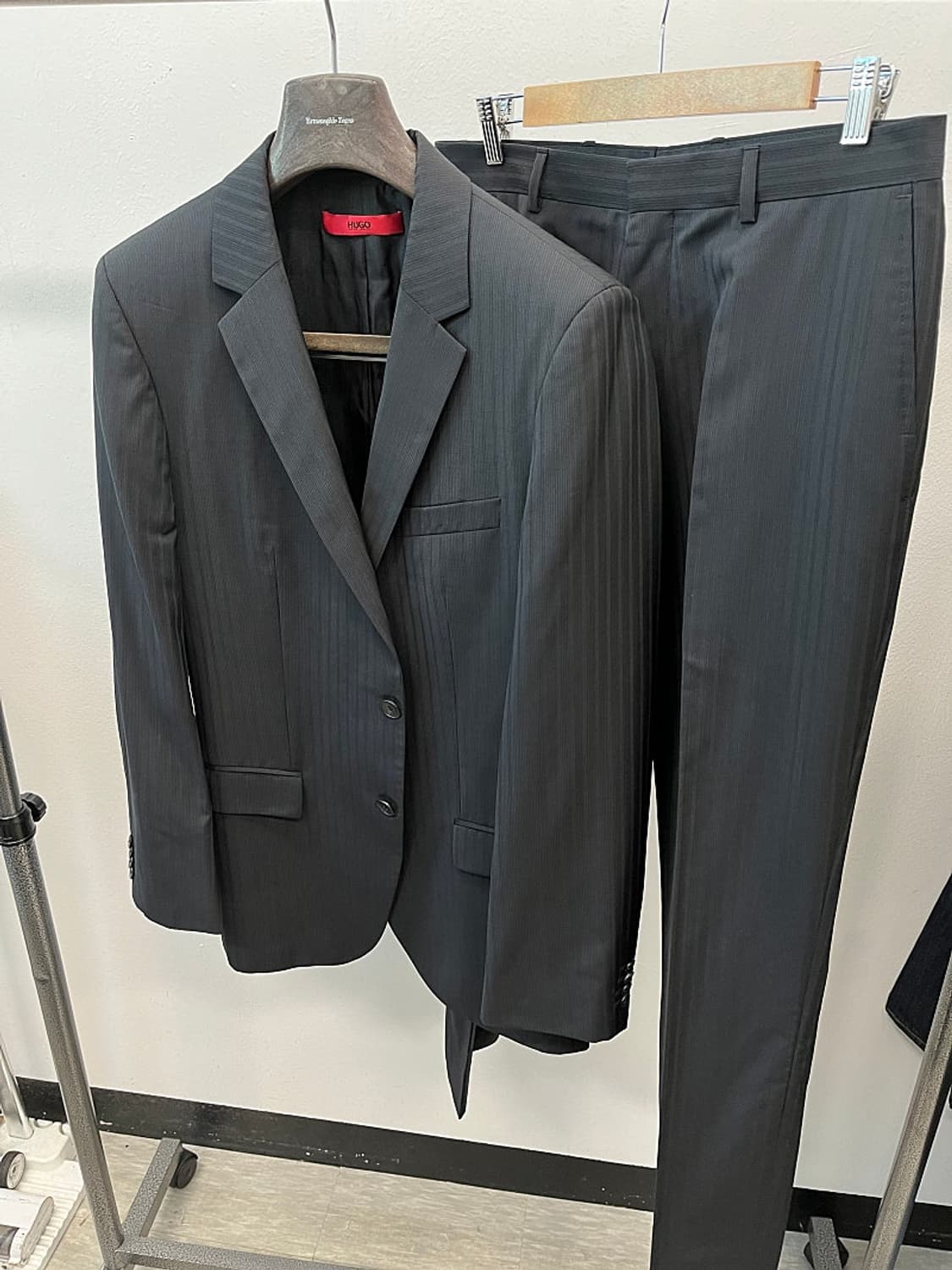 100,32) 휴고보스 슈트  상품이미지1
