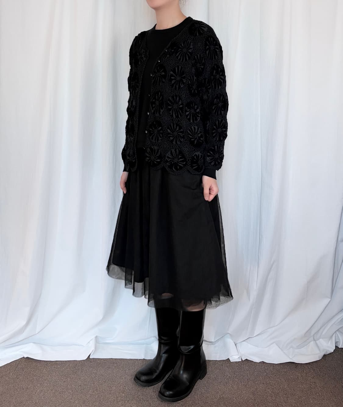 Velvet Flower Punching Cardigan - Black 상품이미지1