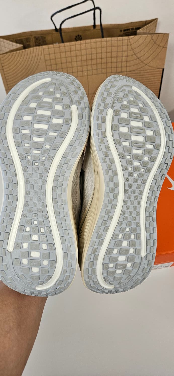 (한정판)나이키 보메로 플러스 270mm나이키 보메로 플러스 남성 로드  상품이미지6