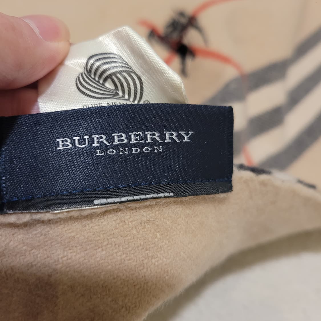 버버리 런던 버진울 머플러  상품이미지5