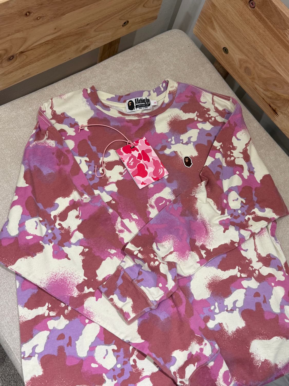 베이프 맵카모 핑크 롱슬리브리스 상품이미지1