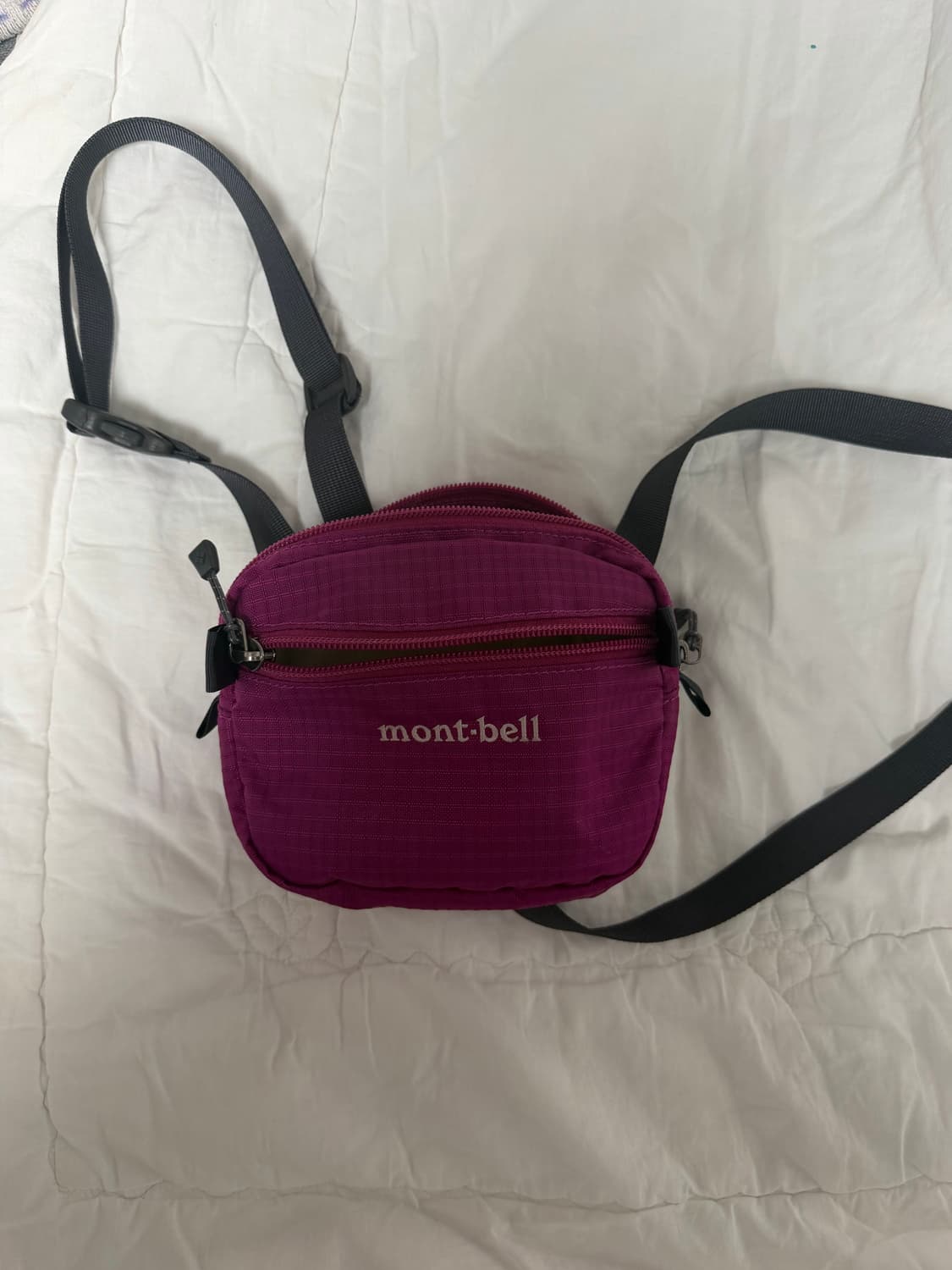 몽벨 미니크로스백 상품이미지1