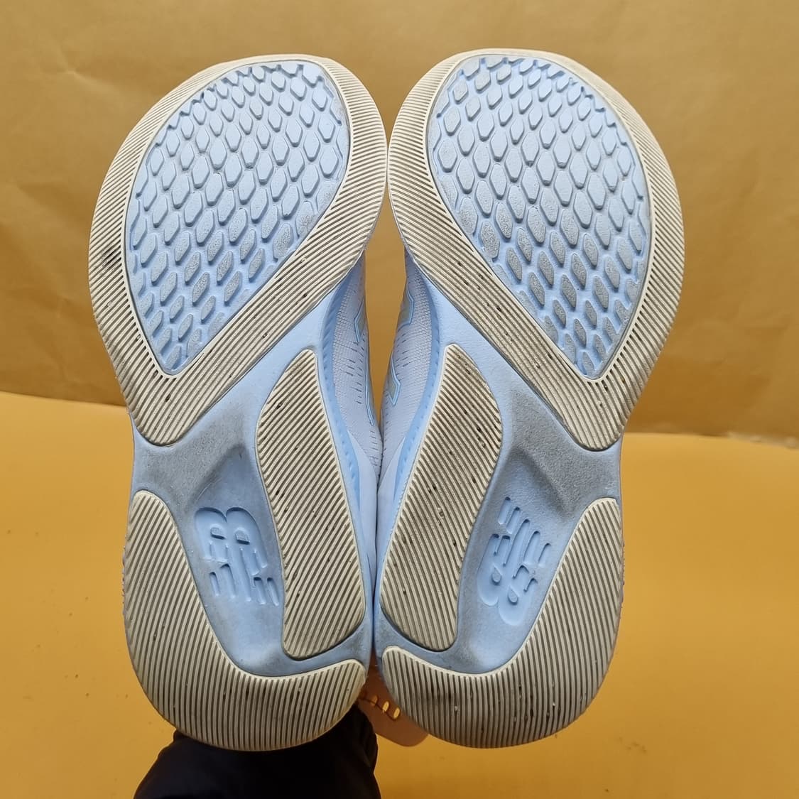 뉴발란스 다이나소프트 운동화230 상품이미지3