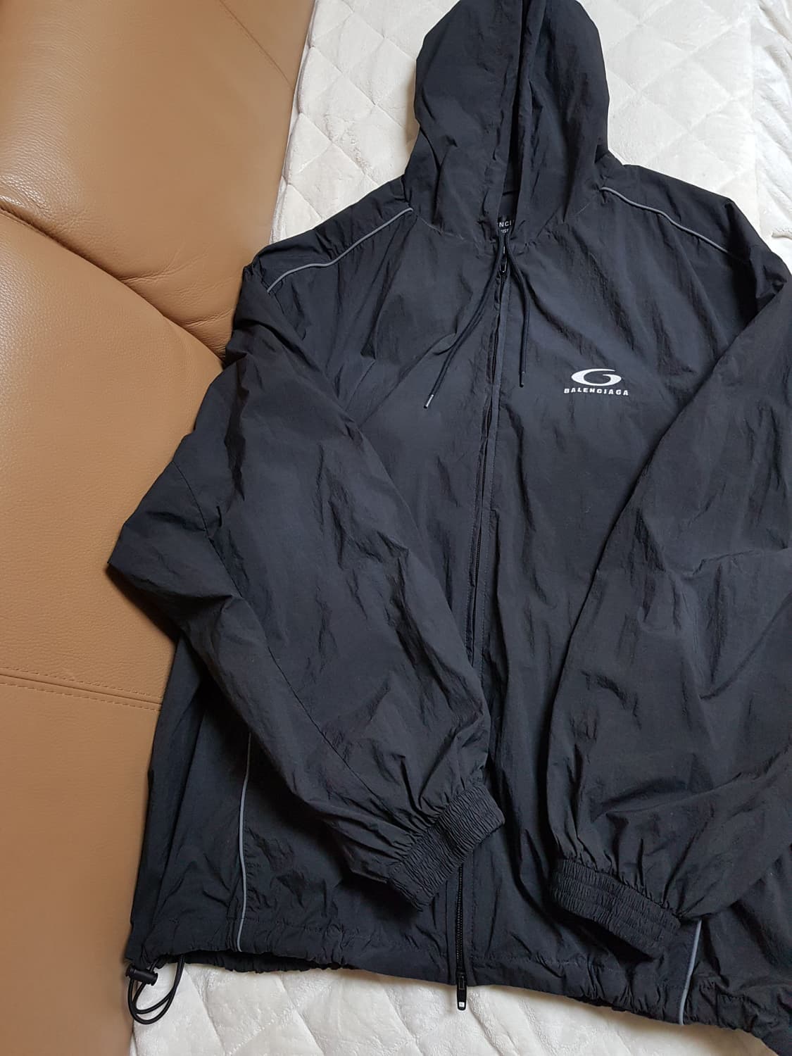 발렌시아가 루프 스포츠 아이콘 트랙 자켓 페이디드 블랙 상품이미지1