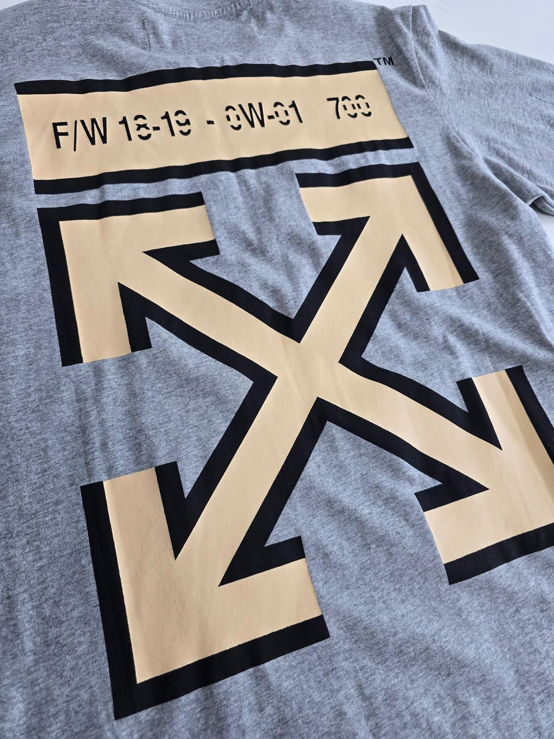 오프화이트 18-19 fw 옐로우 에로우 반팔 티셔츠 그레이 L 상품이미지5