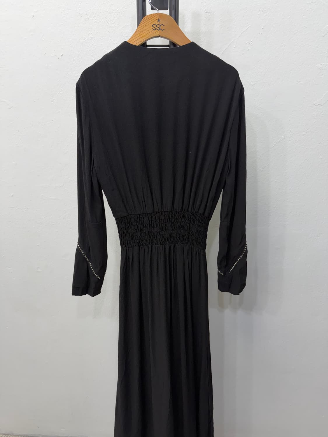 정품) maje 마쥬 블랙 스터드 디테일 롱 원피스 1 상품이미지5