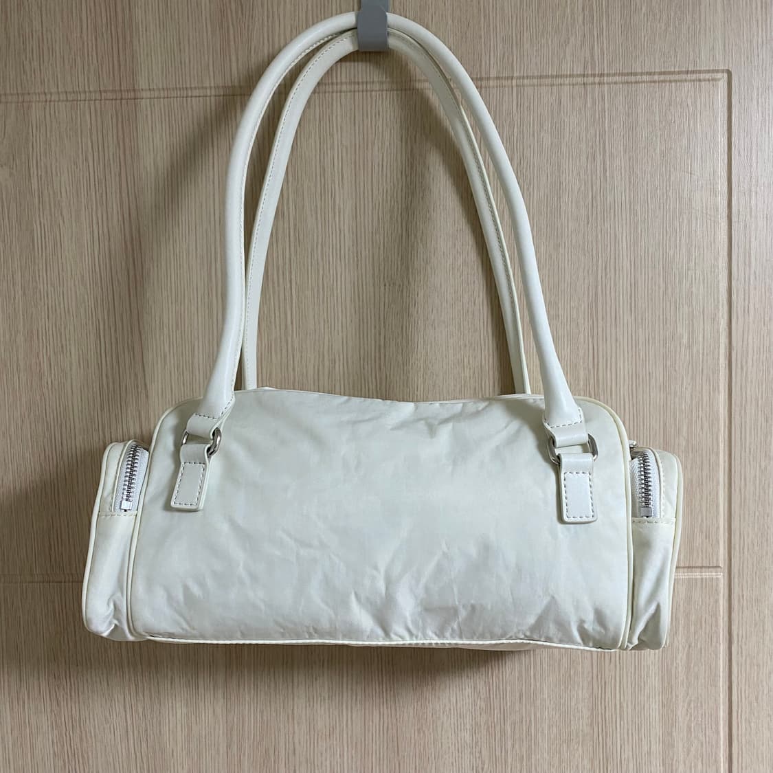 마뗑킴 나일론 보스턴 백 아이보리 상품이미지5