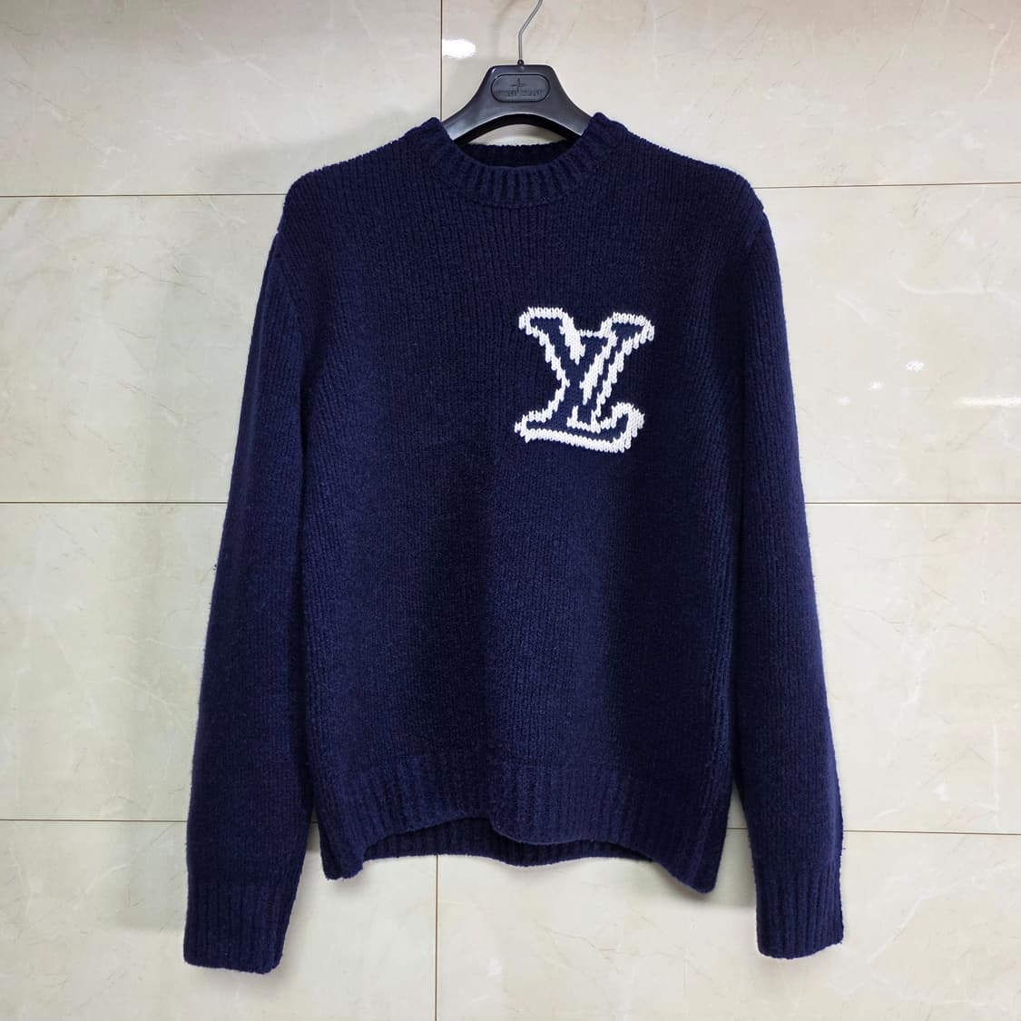 {클로젯}[M][26F/w백화점판]루이비통 LV 인타르시아 크루넥 니트 상품이미지1