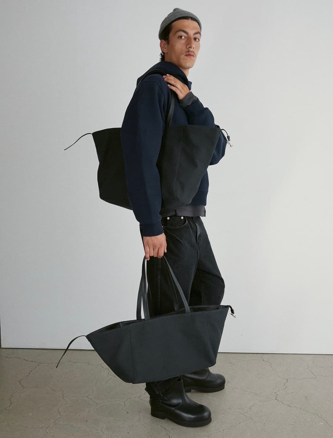 렉토 RC 홀리데이 캔버스백 블랙 미듐 상품이미지4