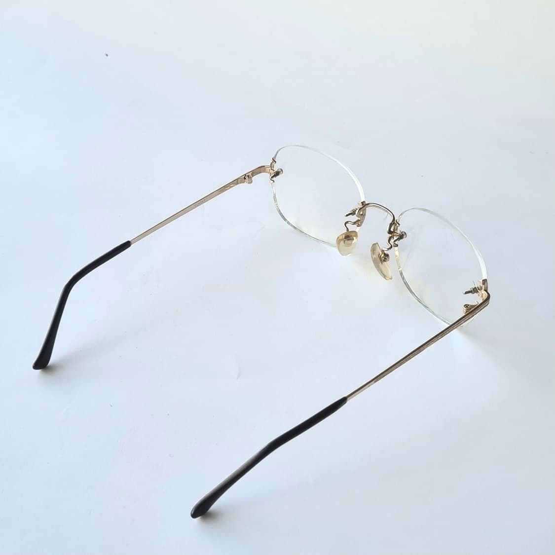 데드스탁 미니멀&럭셔리 골드 포인트 무테 안경  760 상품이미지5