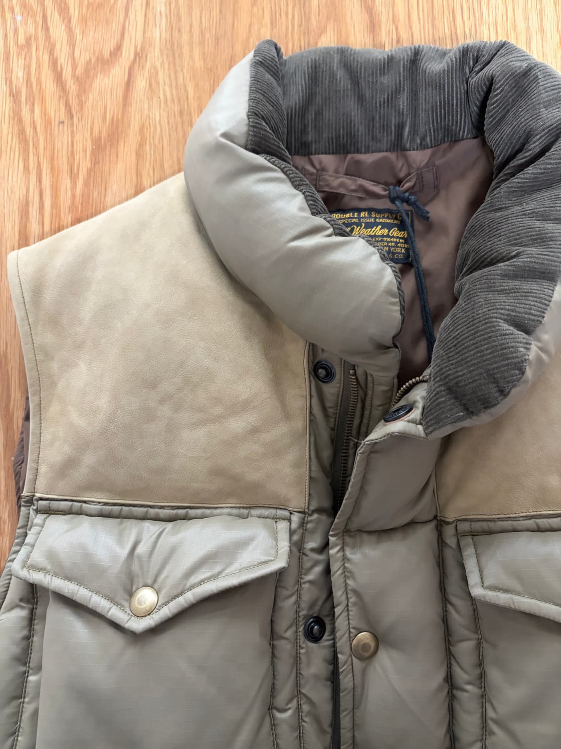 25fw 더블알엘 패딩베스트(레더요크) 새상품 L사이즈 판매합니다. 상품이미지2