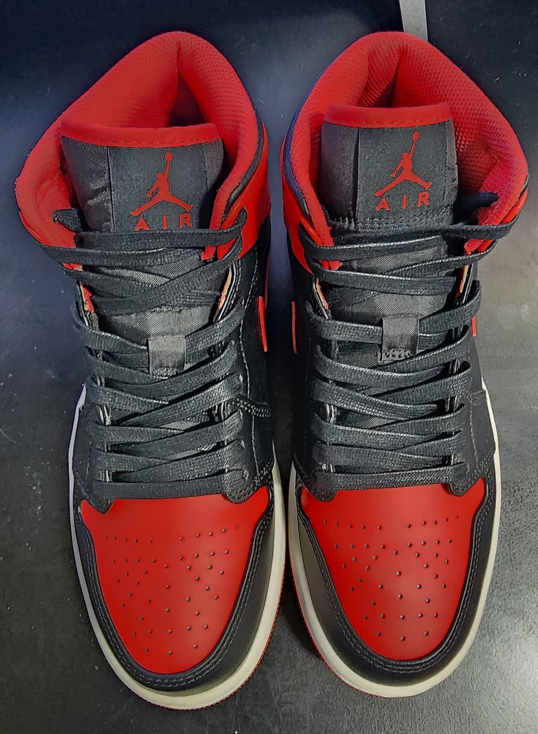 [255] 나이키 조던1 미드 블랙 파이어 레드 상품이미지5