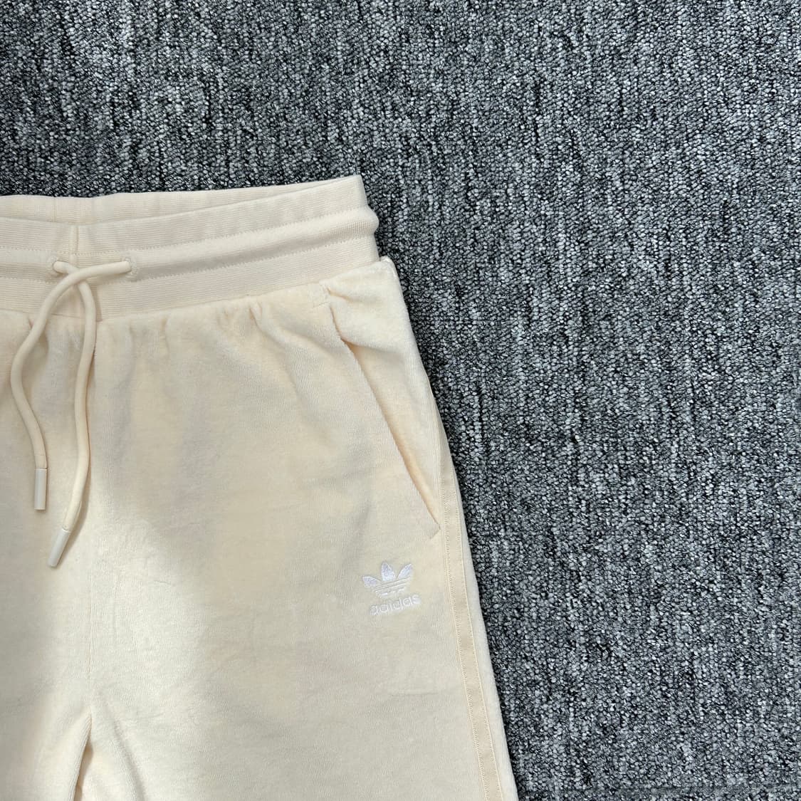 아디다스 베이지 파이어버드 기모 조거 팬츠 상품이미지2