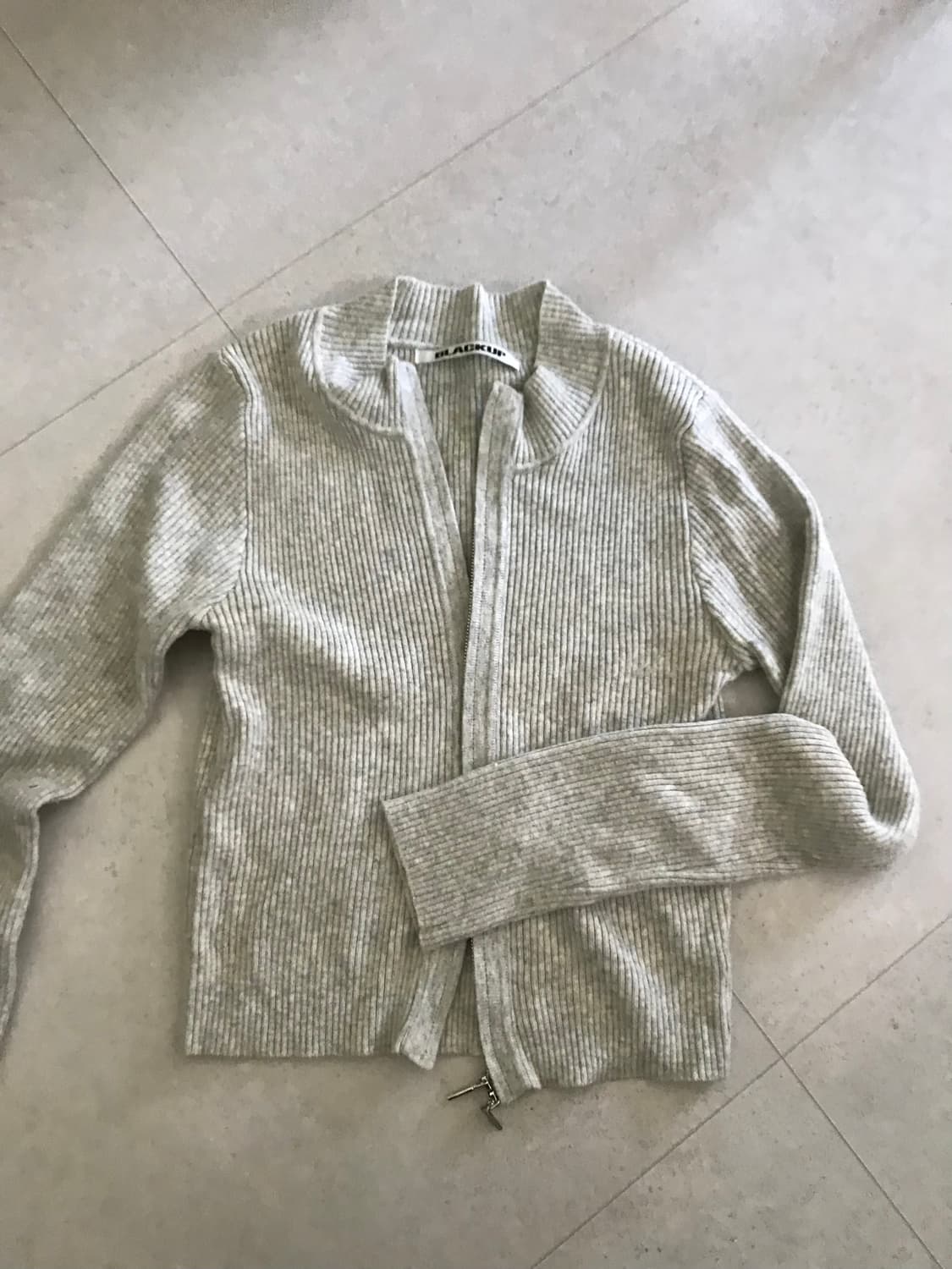 블랙업 니트 집업 판매 상품이미지1