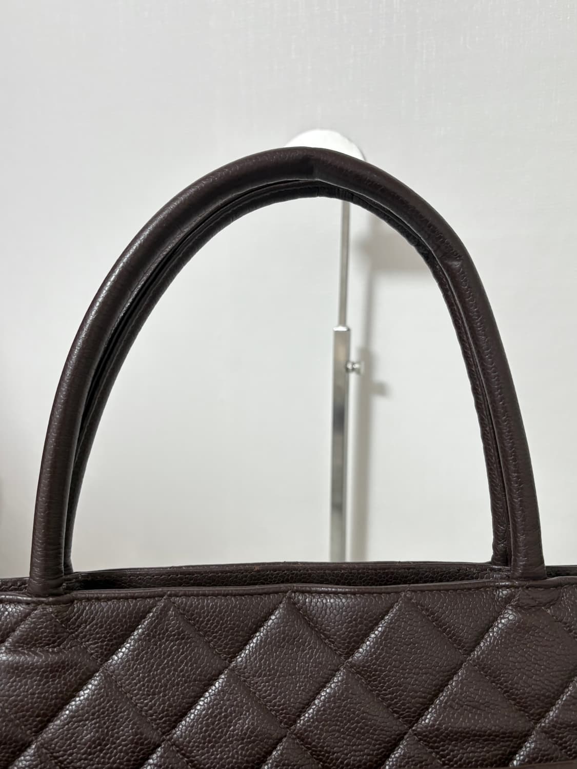 샤넬 메달리온 코인백 브라운 상품이미지8