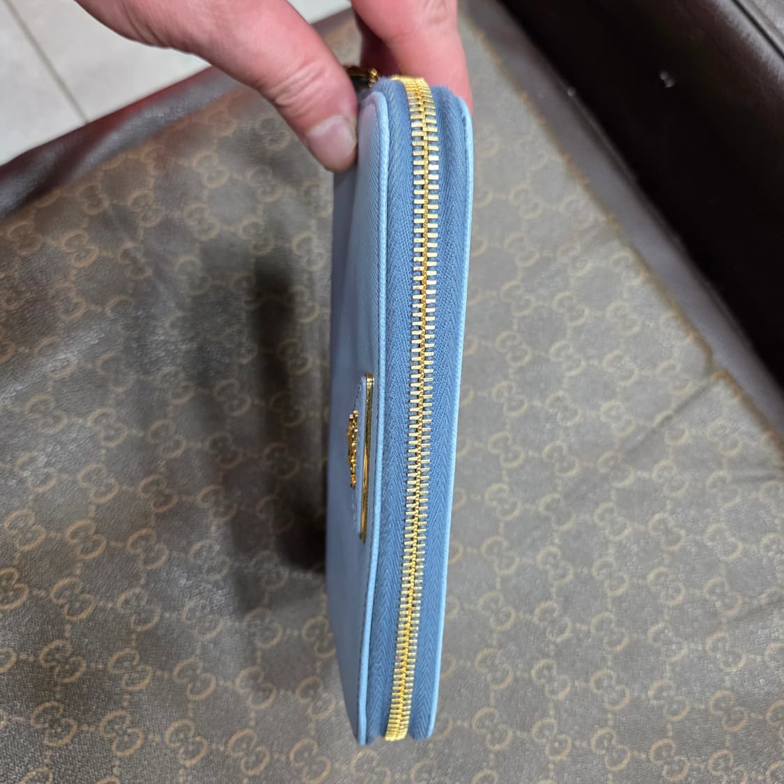 프라다 트라이앵글 장지갑 상품이미지5