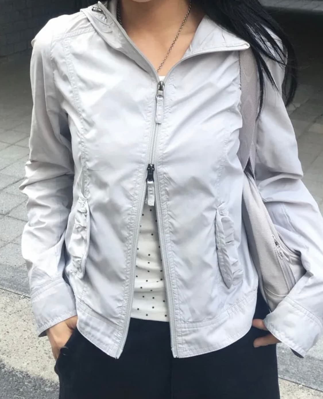 에이블리(더비) 셔링 프릴 후드 바람막이 윈드브레이커 그레이 스카이블루 상품이미지1