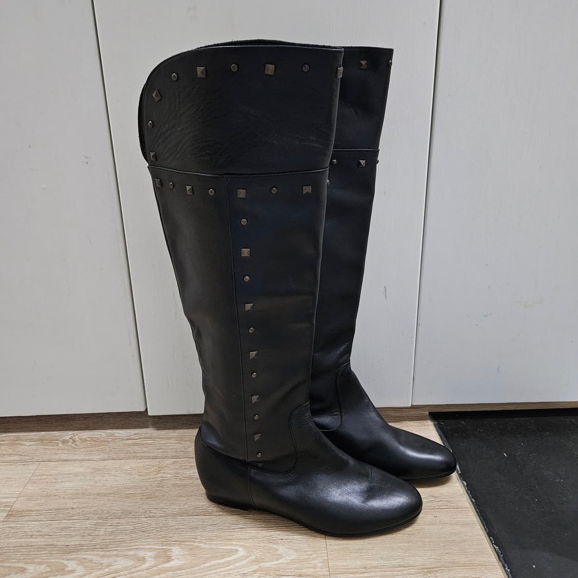 미착용) 에스콰이어 스터드 가죽 롱부츠 245 상품이미지5