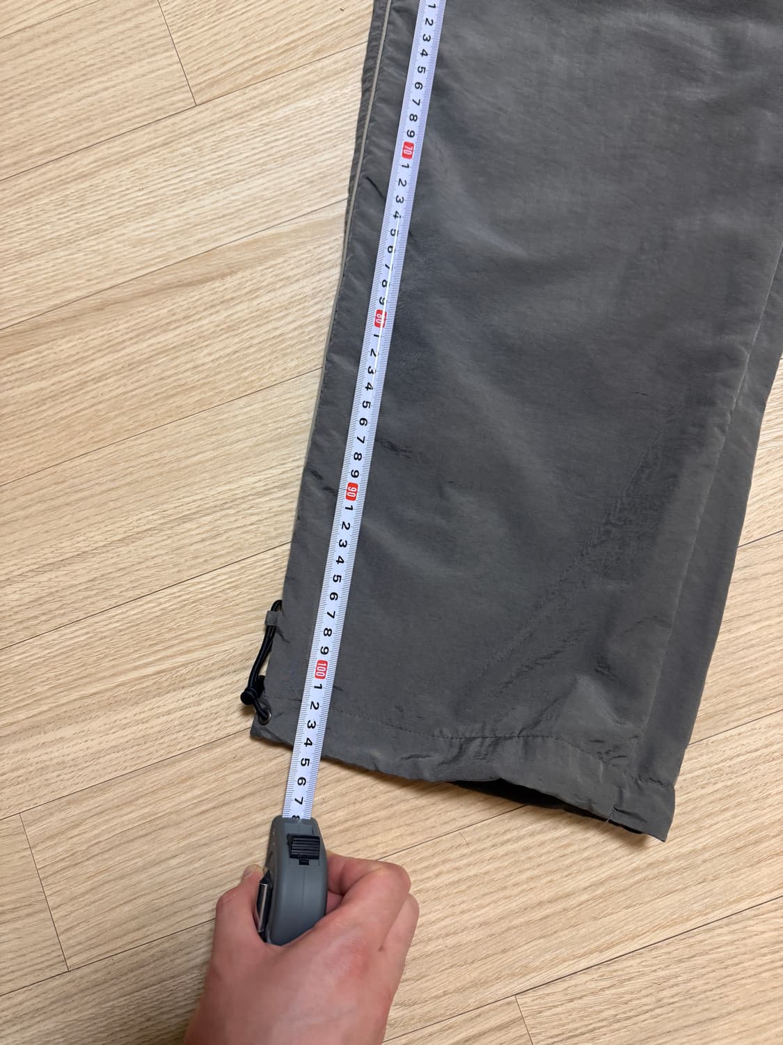 32,M) 29,000원 유니클로 빈티지 사이드 라인 스트링 팬츠 카키 상품이미지2