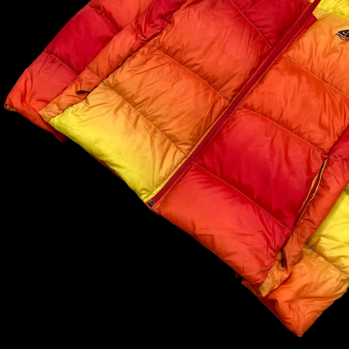 나이키 00s ACG 플레임 패턴 800필 다운패딩 상품이미지4