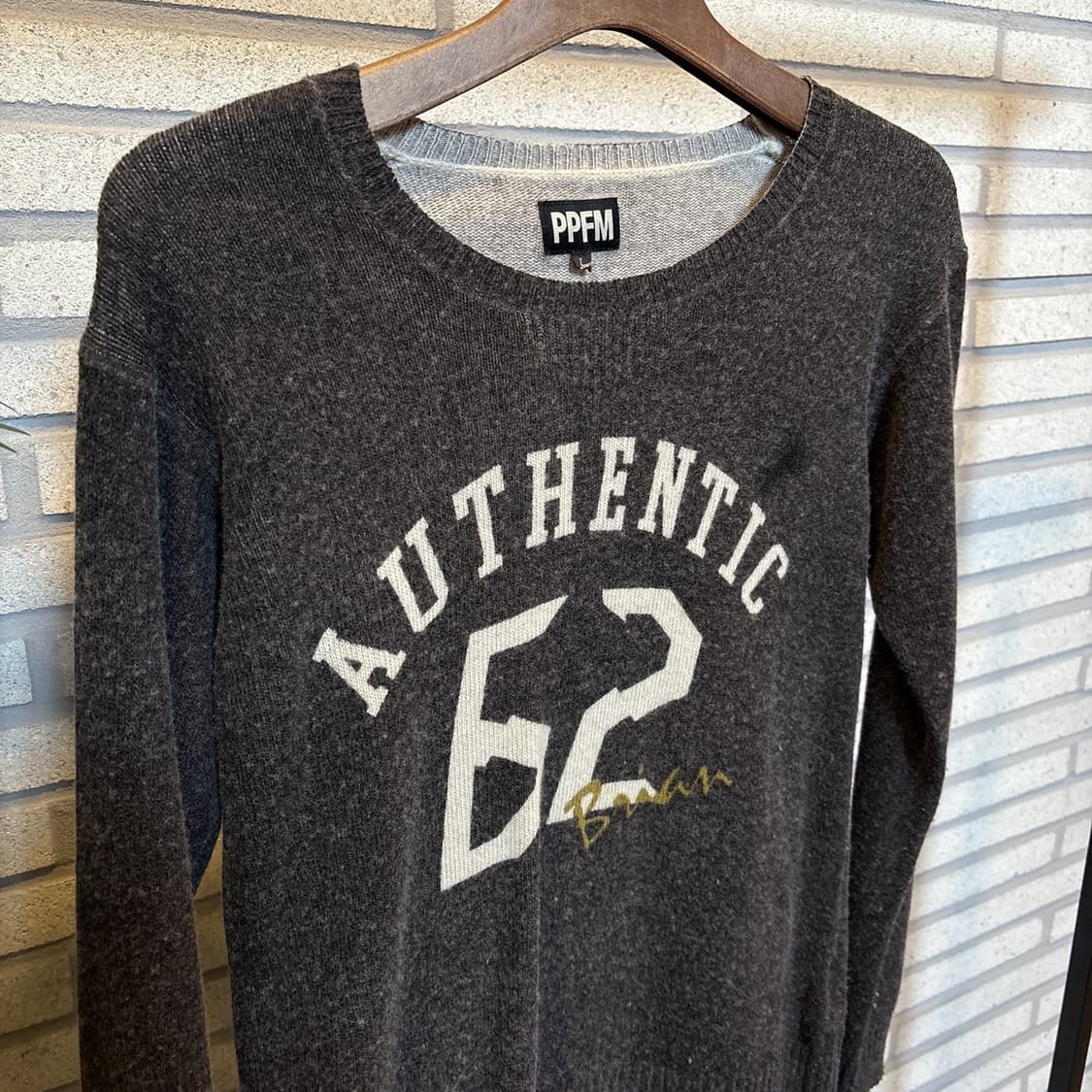 PPFM 애슬레틱 레터링 울 니트 자카드 패턴 디테일 차콜 상품이미지4