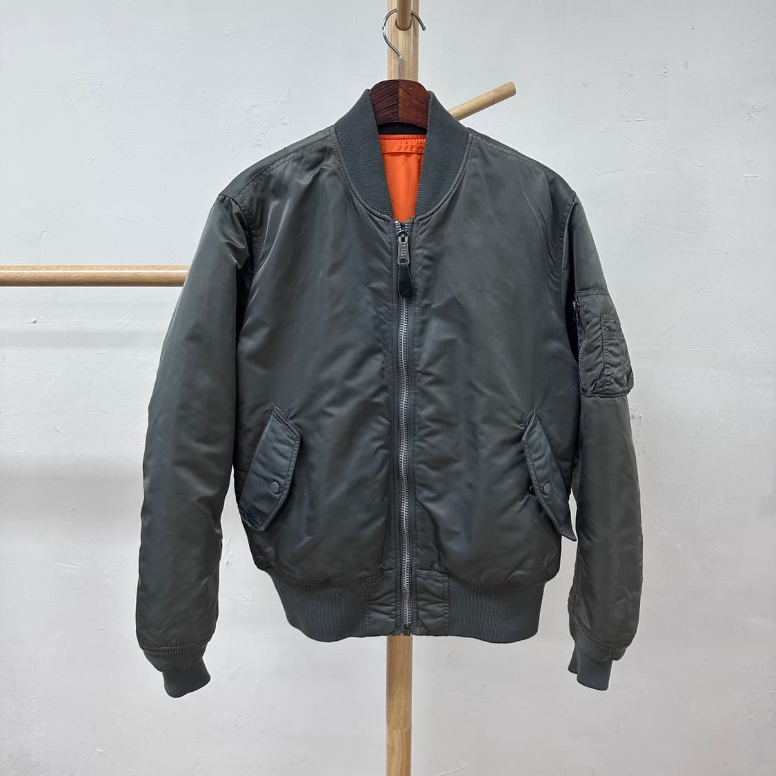 알파인더스트리 MA-1 마원 항공점퍼 M사이즈 상품이미지1