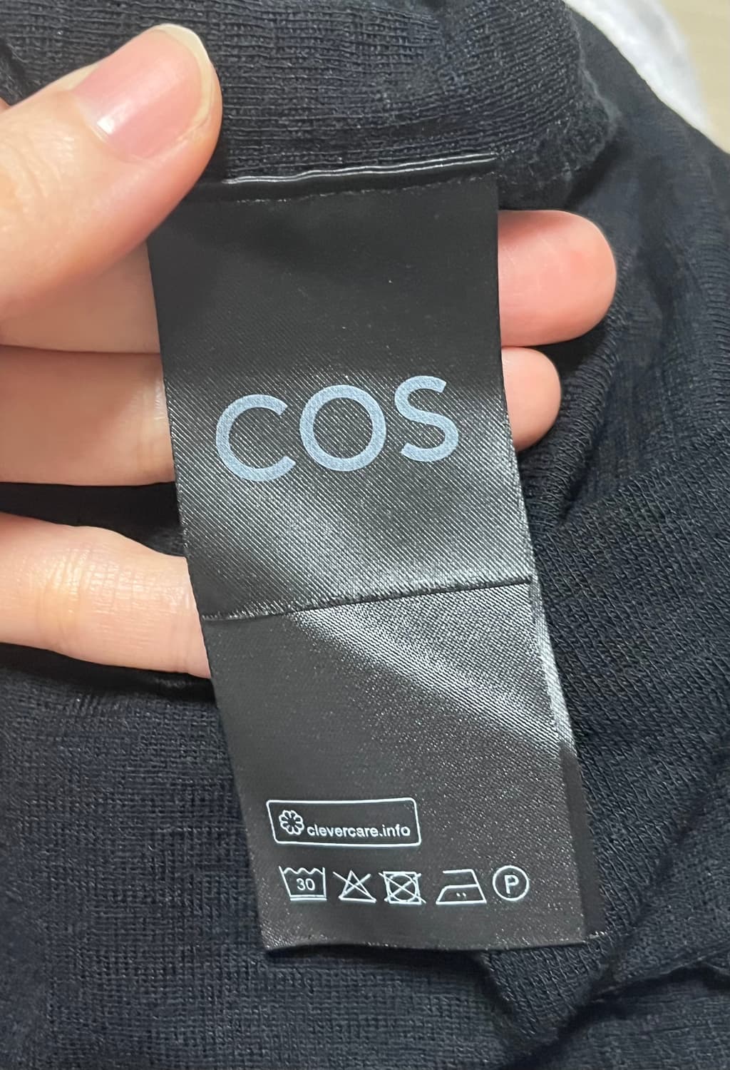 (급처) COS 크루넥 메리노 울 탑 블랙 xs 싸이즈(새상품) 상품이미지8