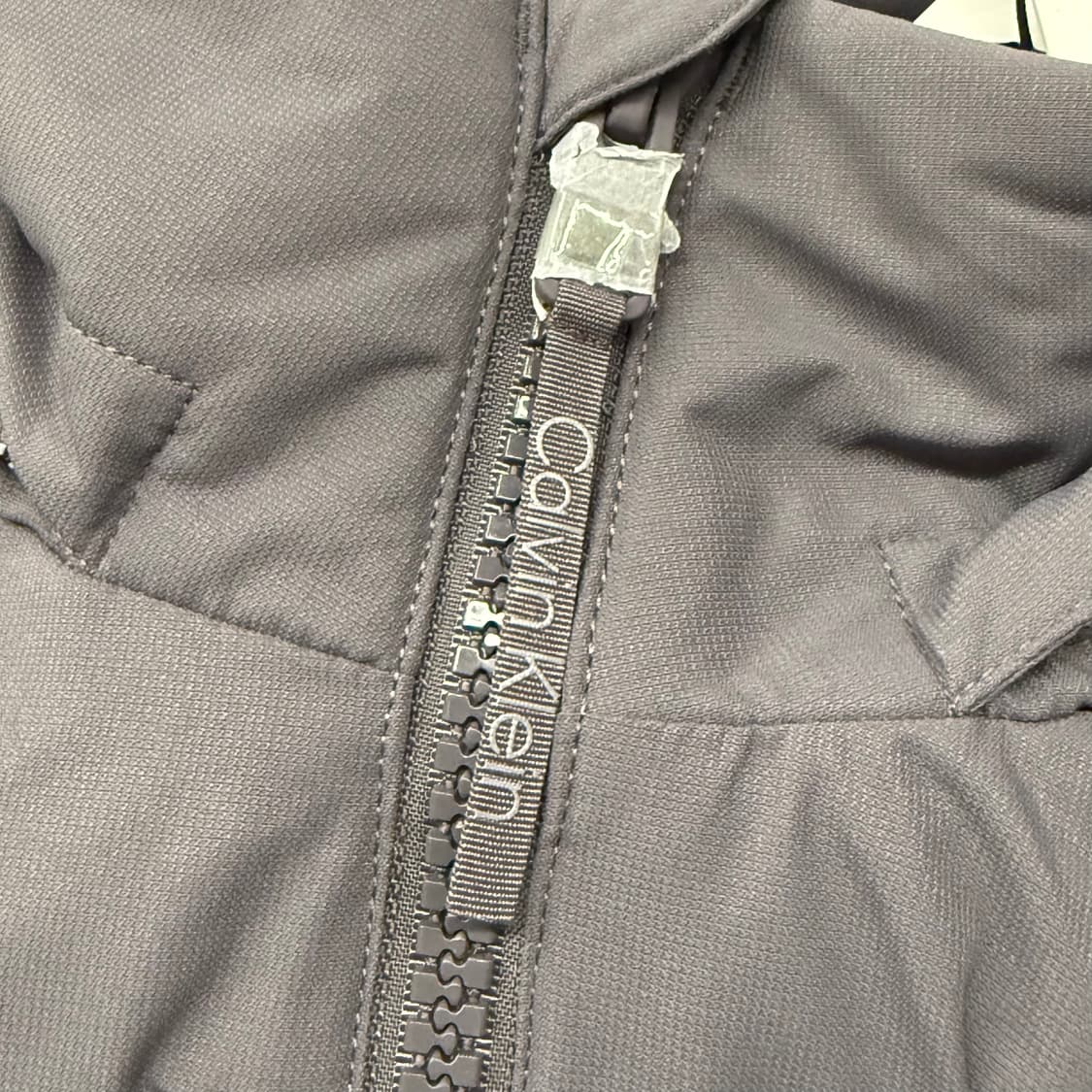 캘빈클라인 딥그레이 크롭 숏패딩  상품이미지7