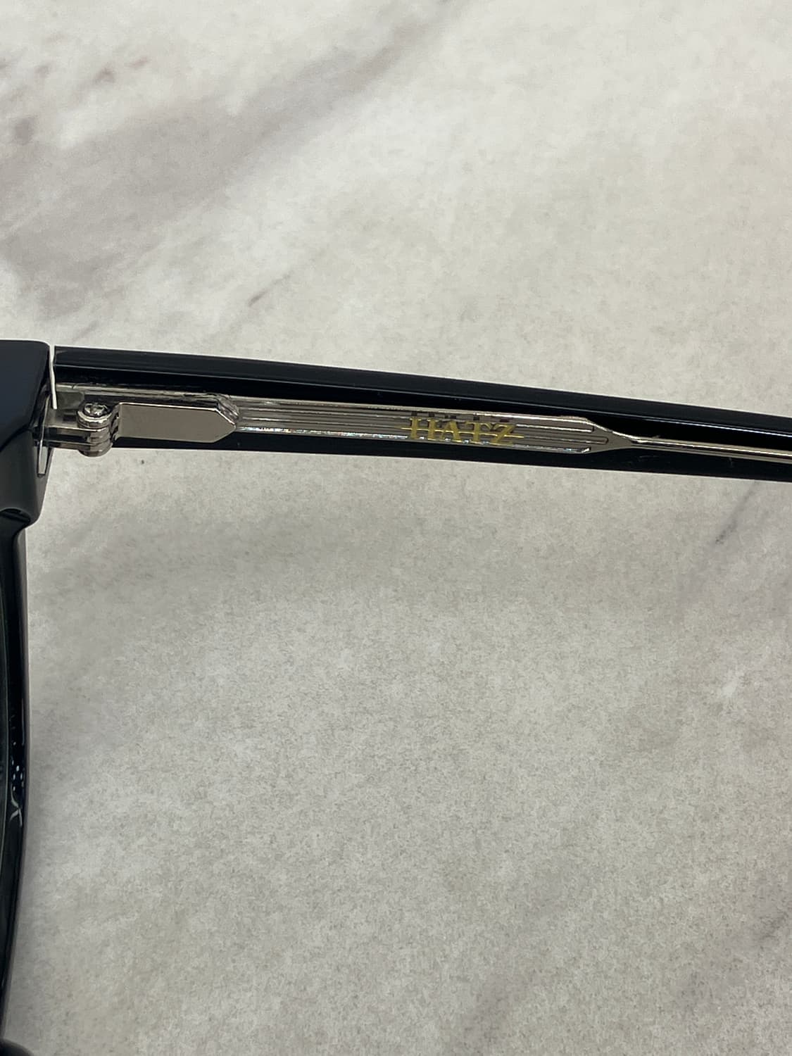 하츠 Hatz 블랙 웰링턴 메탈렉 뿔테 안경 상품이미지8