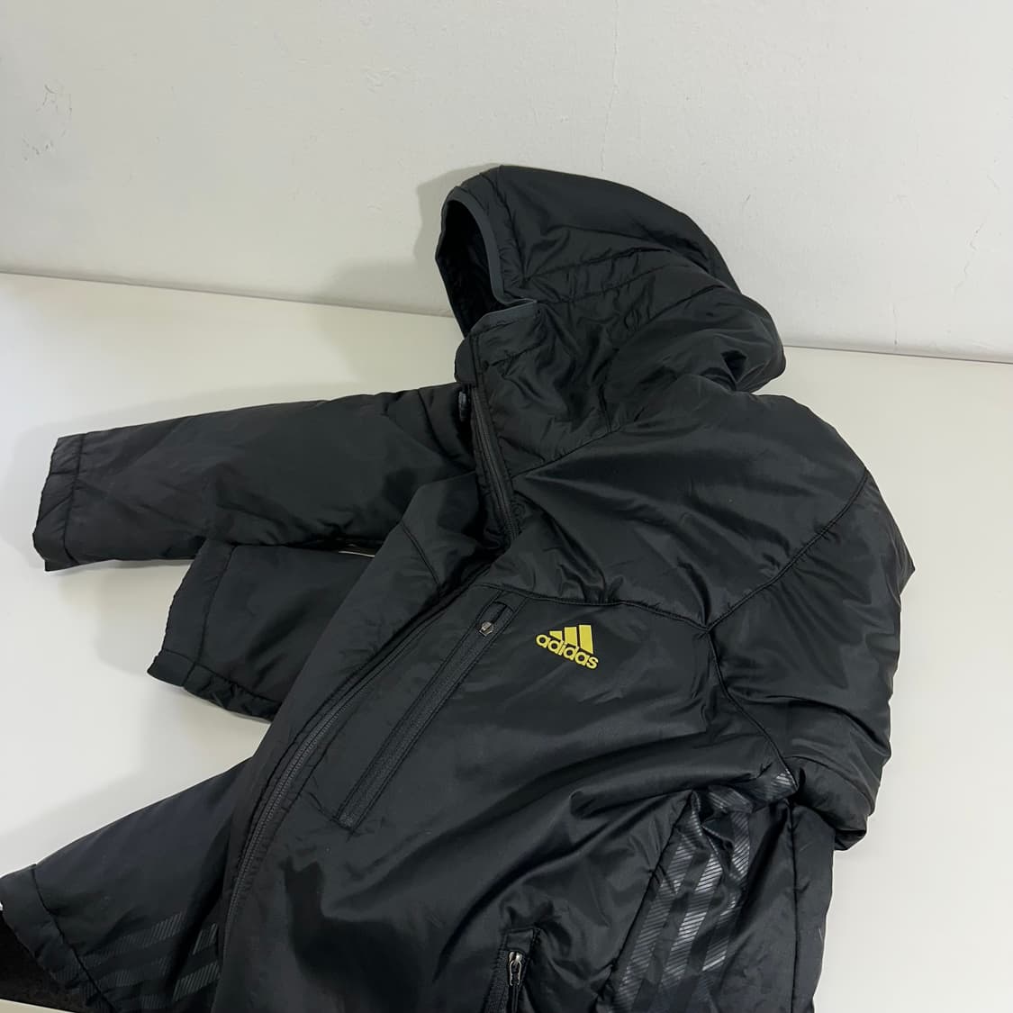 105 아디다스 블랙 FORMOTION 밴치파카 패딩 상품이미지1