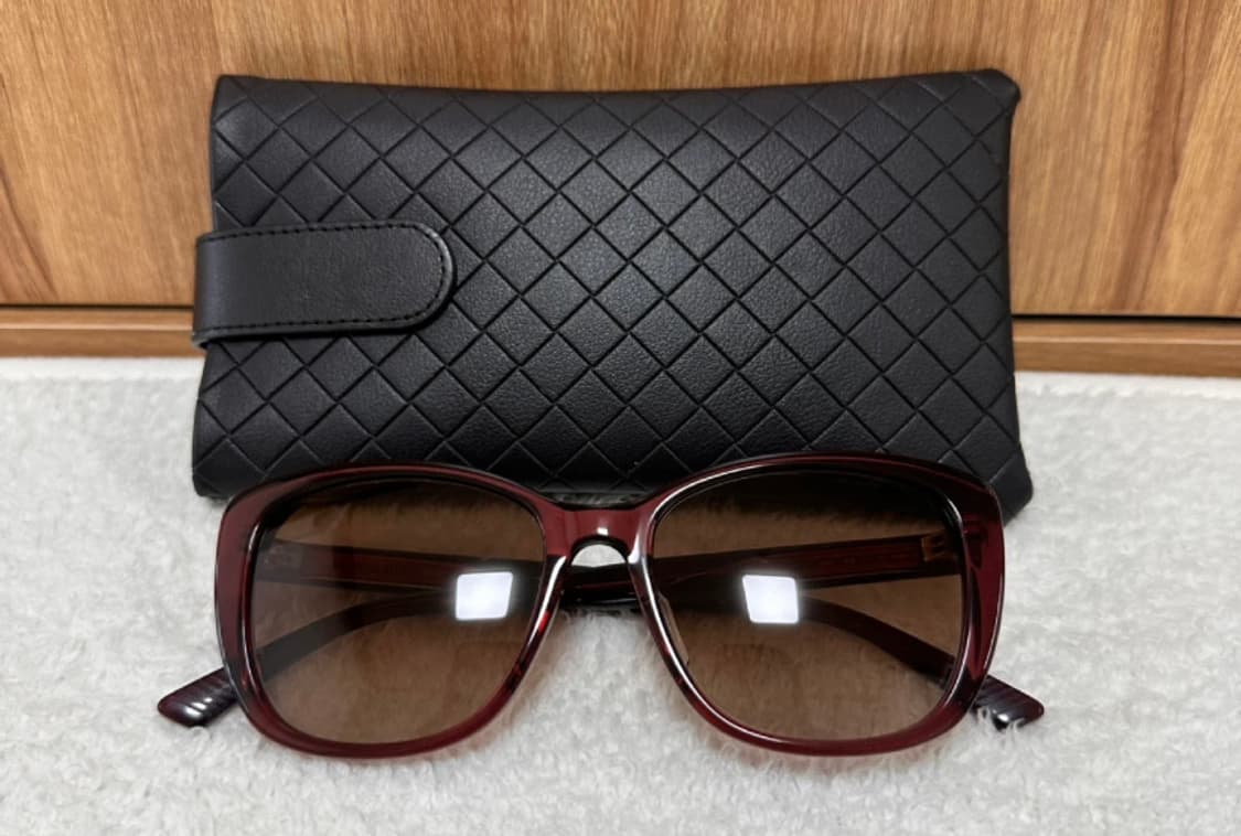 [정품] 보테가 베네타 미니멀 여성 선글라스 새상품급 상품이미지4