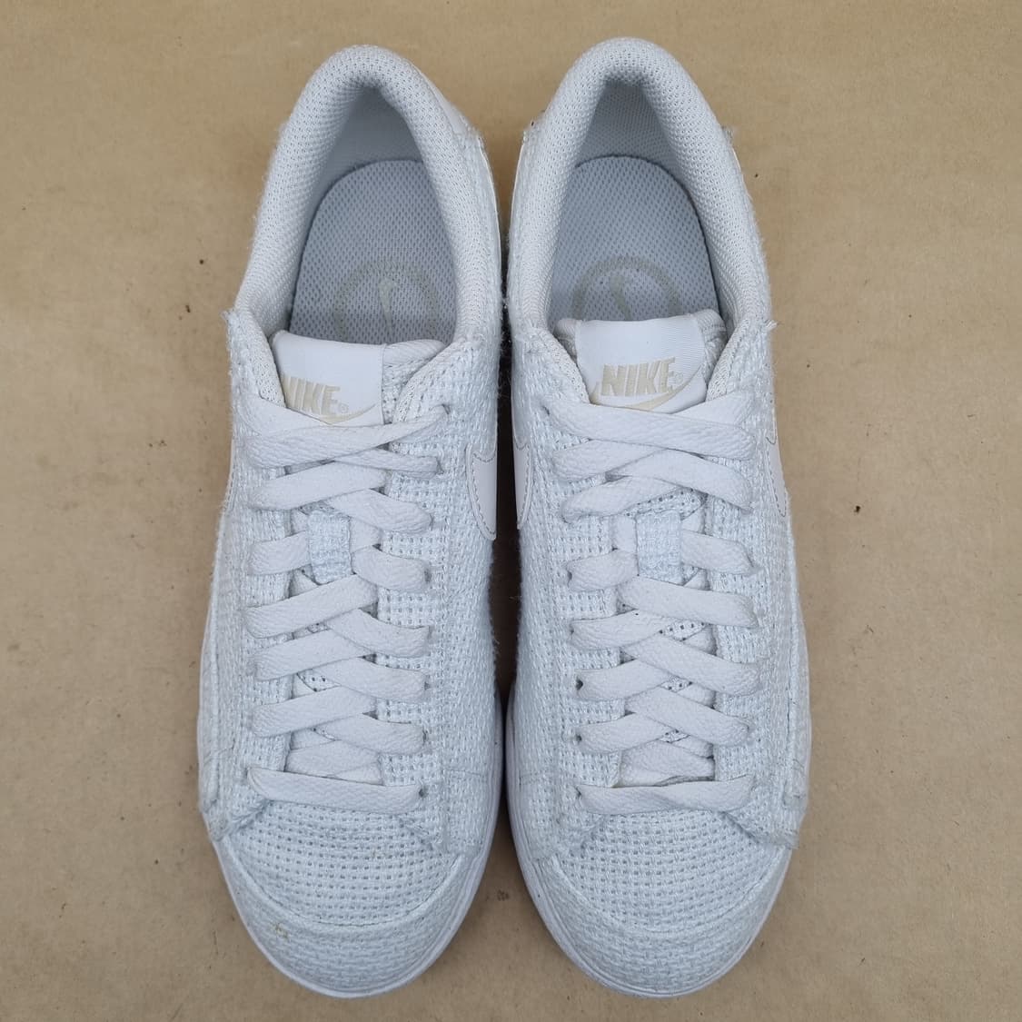 나이키 블레이저 로우 플랫폼 여성스니커즈 240 상품이미지2