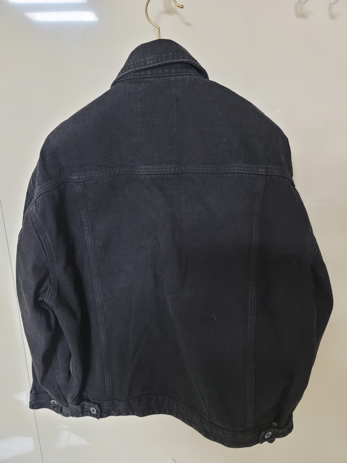 무텐다드 블랙 데님 트러커자켓 L 100사이즈 상태극상

새제품급 상품이미지2