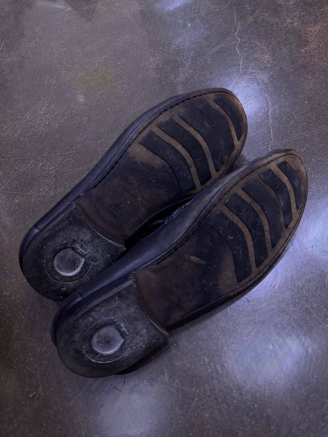 페라가모 간치니 비트 로퍼 블랙 구두 260 상품이미지6