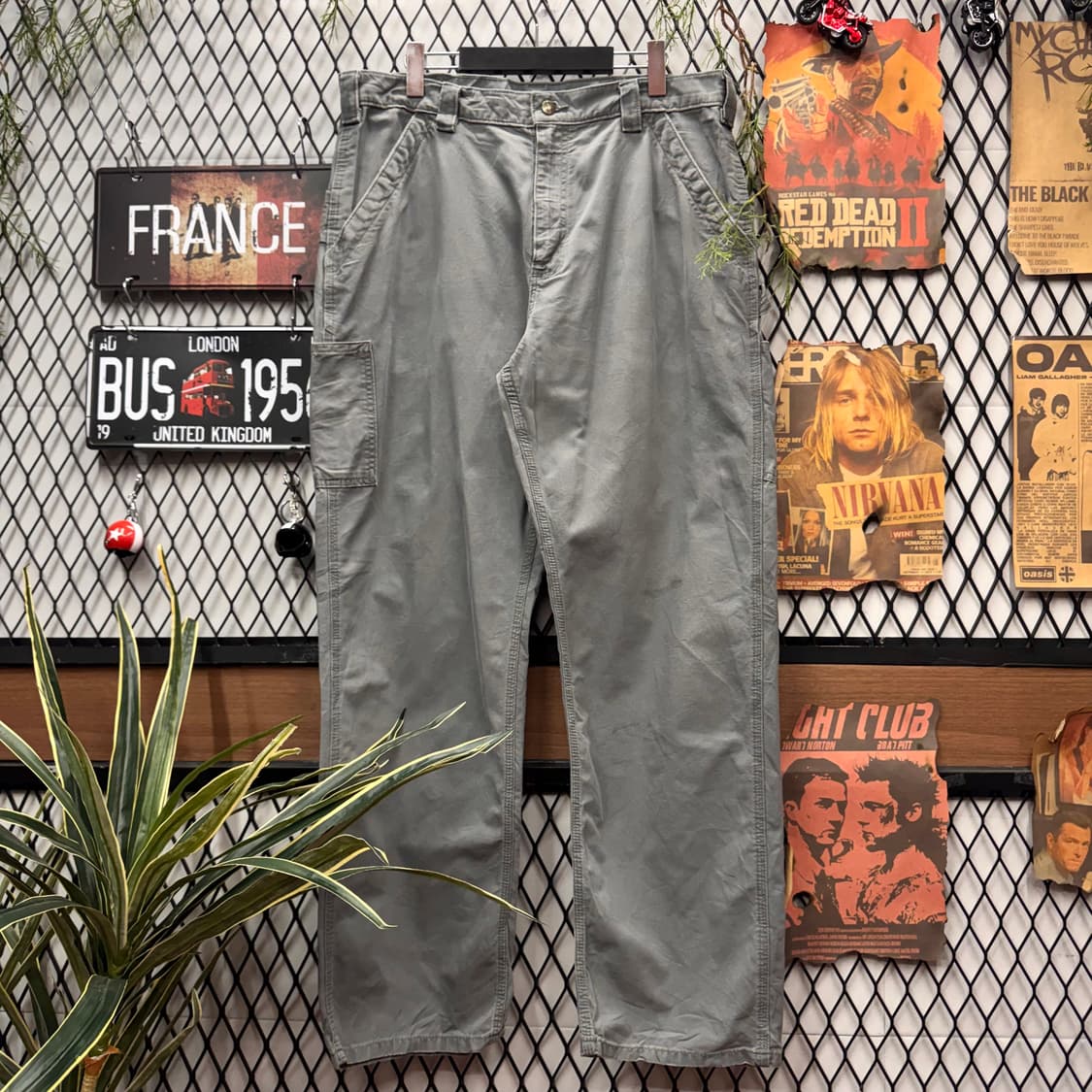 칼하트 던가리핏 카펜터 워크 팬츠 후면 포켓 로고 포인트 그레이 상품이미지1