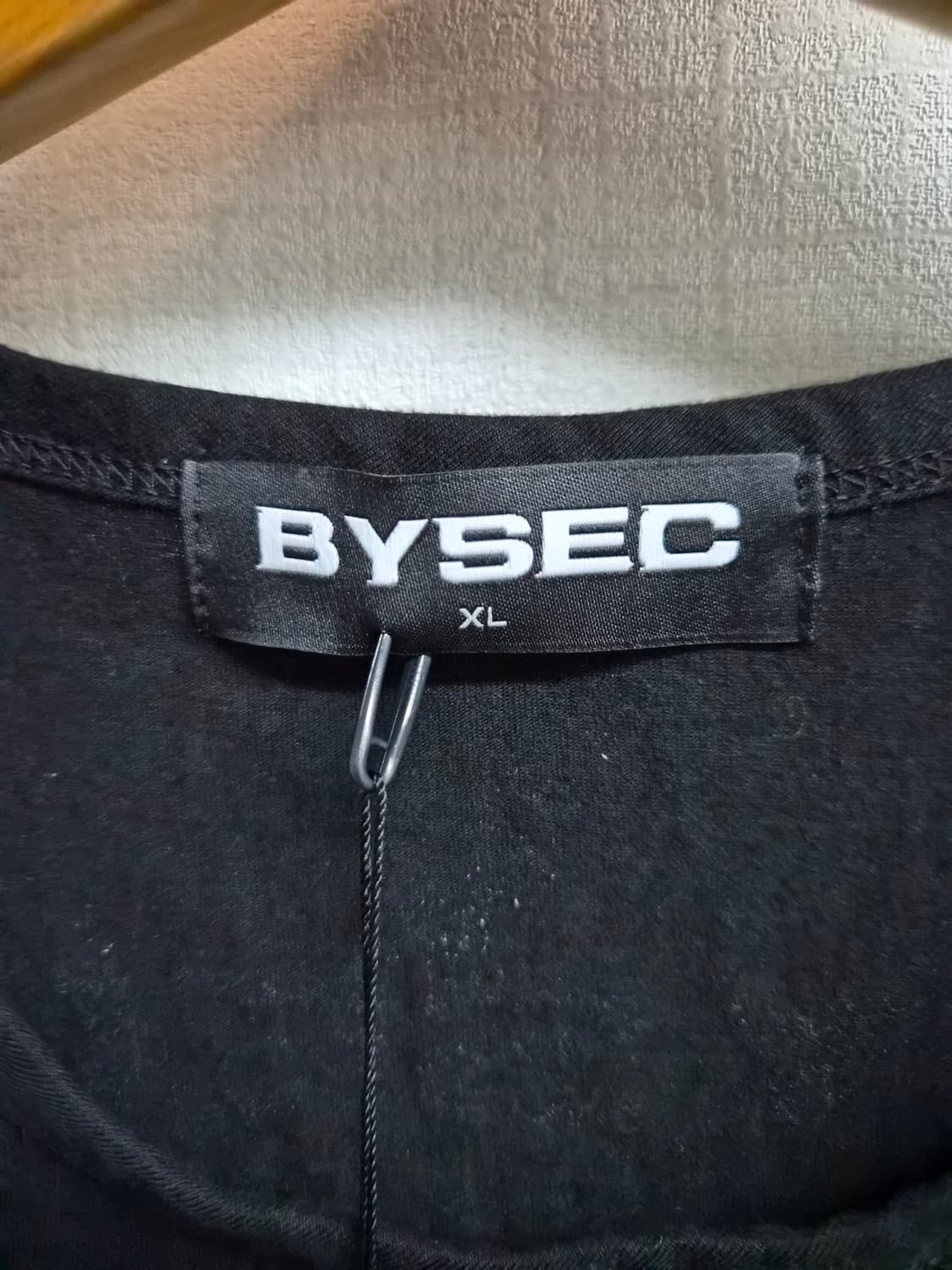 새제품 XL) BYSEC 바이젝 바키 82 슬리브리스 팝니다 상품이미지3