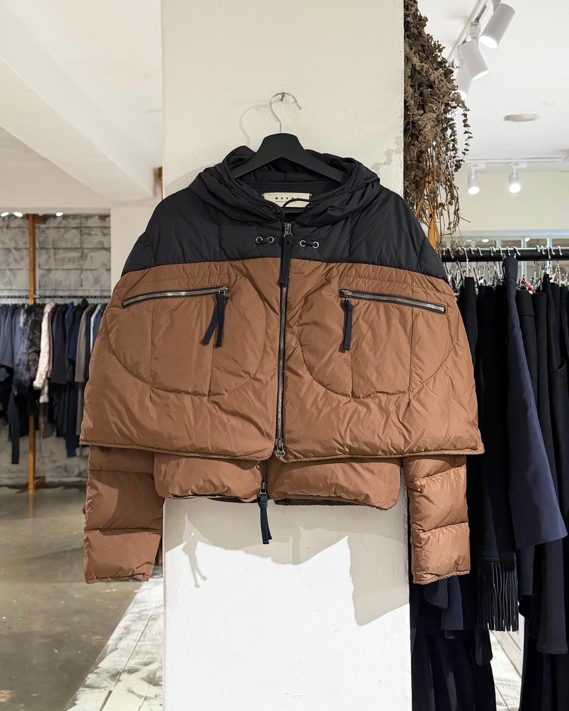 마르니 브라운 블랙 배색 윈터 컬렉션 2011 케이프 덕 다운 패딩 상품이미지1