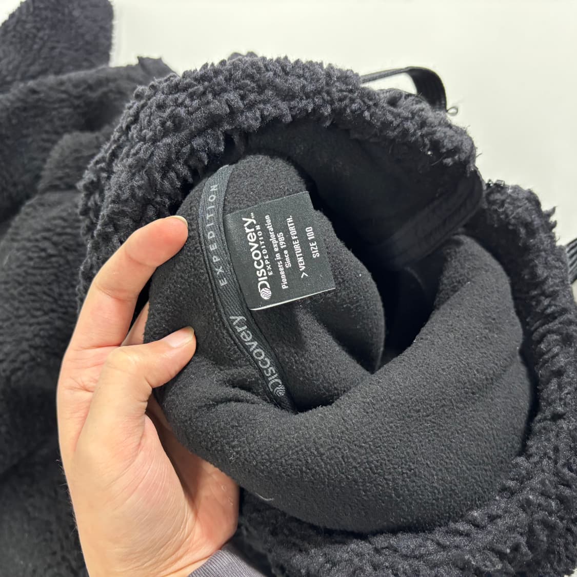 100 디스커버리 블랙 뽀글이 후리스 후드집업 상품이미지4