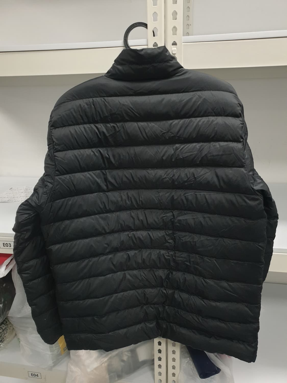 머렐 정품 구스경량패딩 105사이즈 블랙 컬러 팝니다 상품이미지2