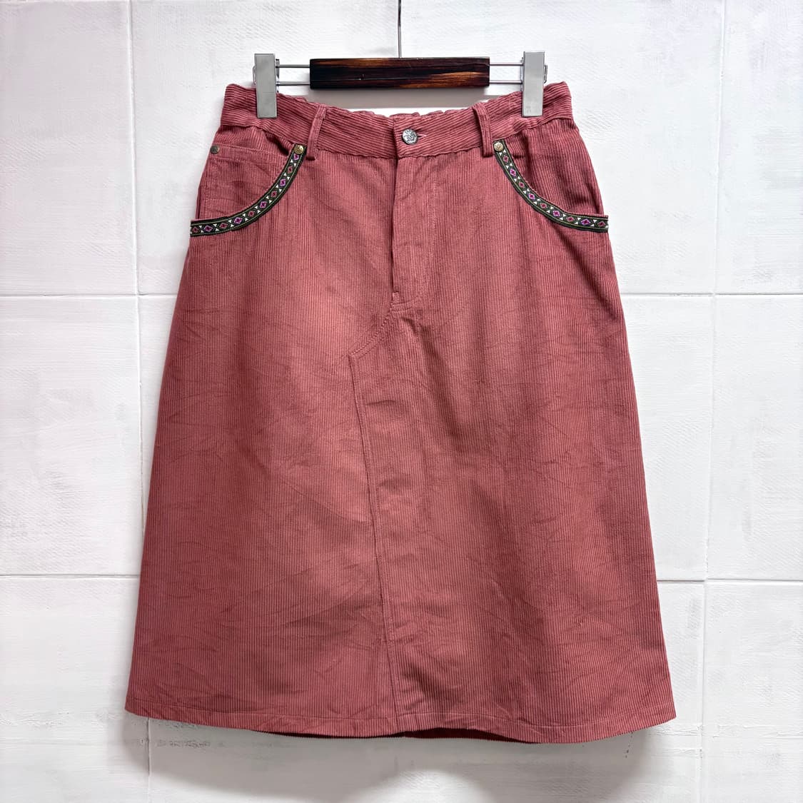 MUDDY 인디핑크 에스닉 코듀로이 미디 스커트  (JPN 상품이미지1