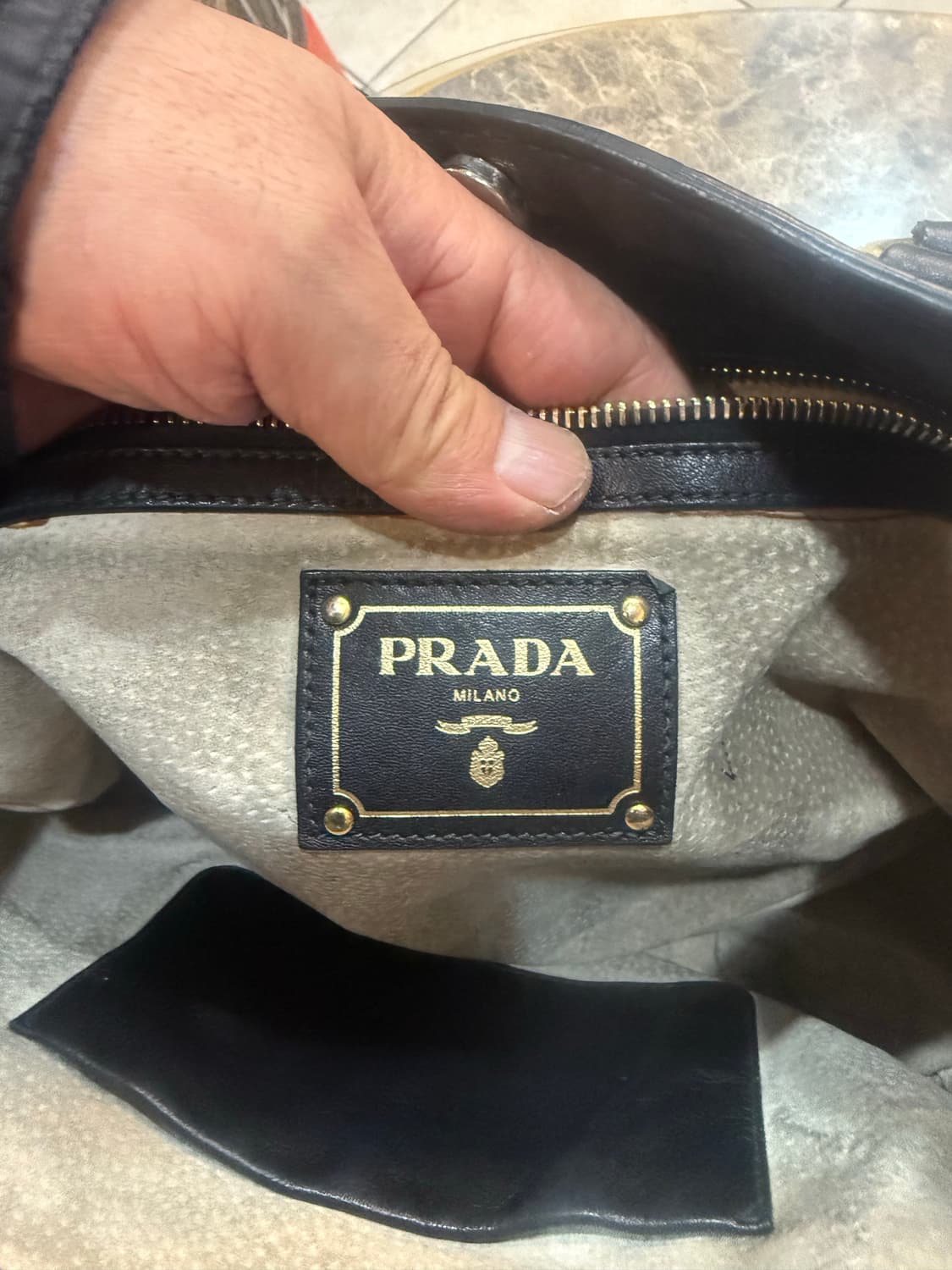 정품 프라다 레더 토트백 팝니다 상품이미지8