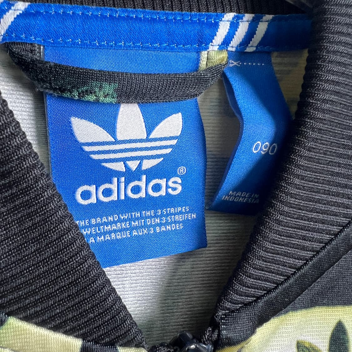 아디다스 한정판 AOP 트랙탑 져지 90 상품이미지3