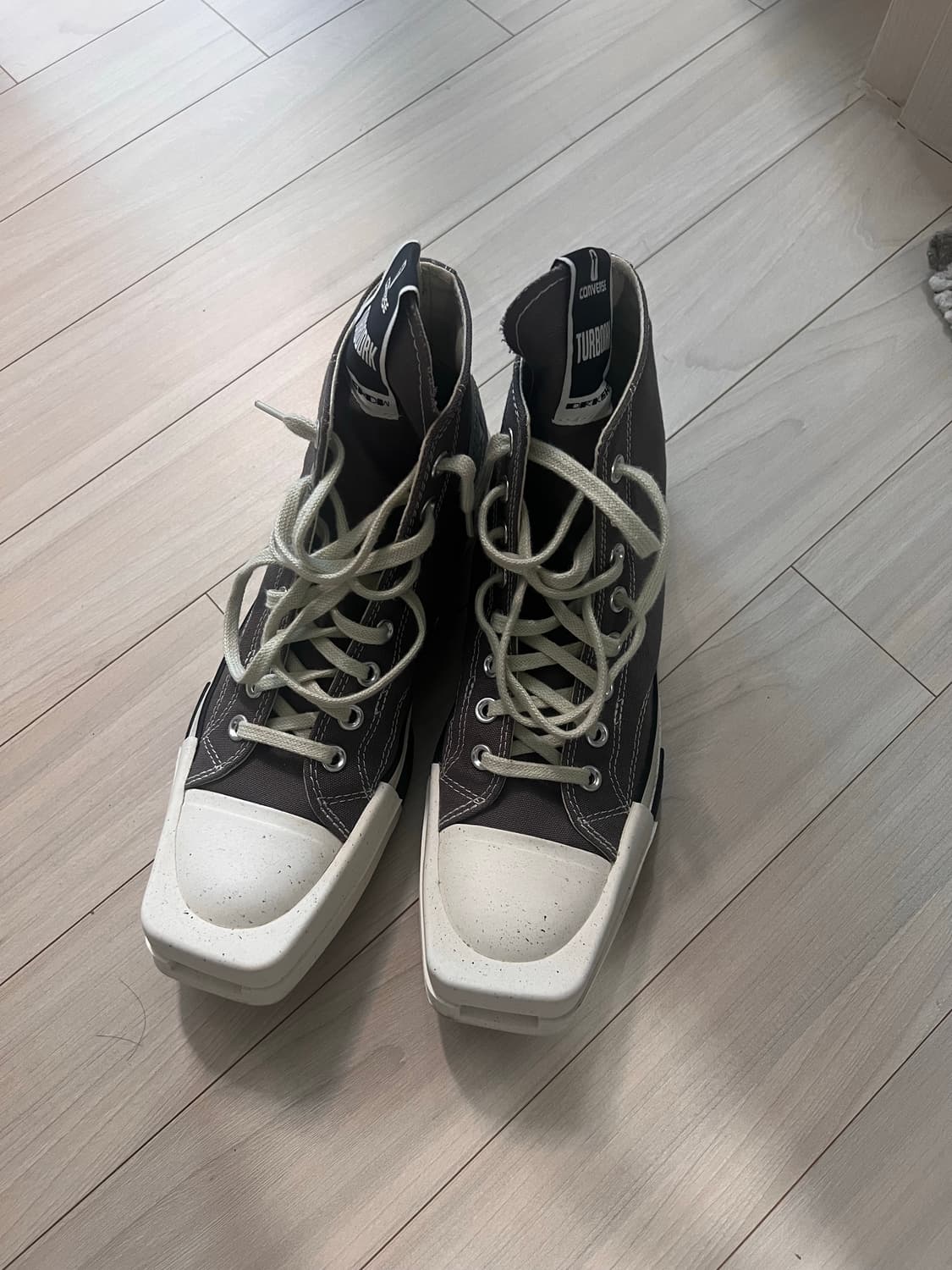 컨버스 x 다크쉐도우 터보다크 척 70 하이 레이스리스 아이언 상품이미지1