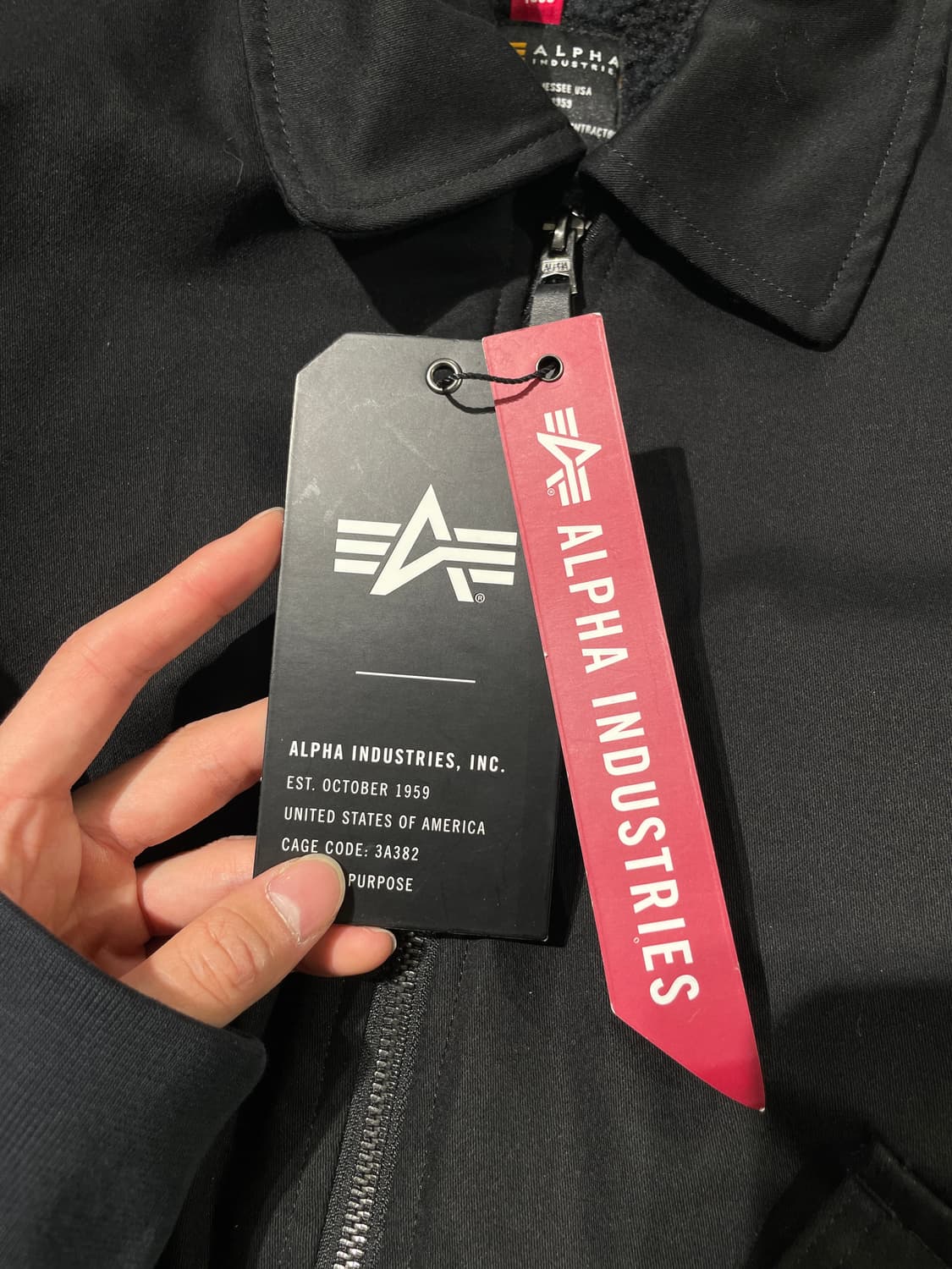 알파 인더스트리 블랙 cwu 쉐르파 라인드 유틸리티 봄버 자켓 상품이미지9