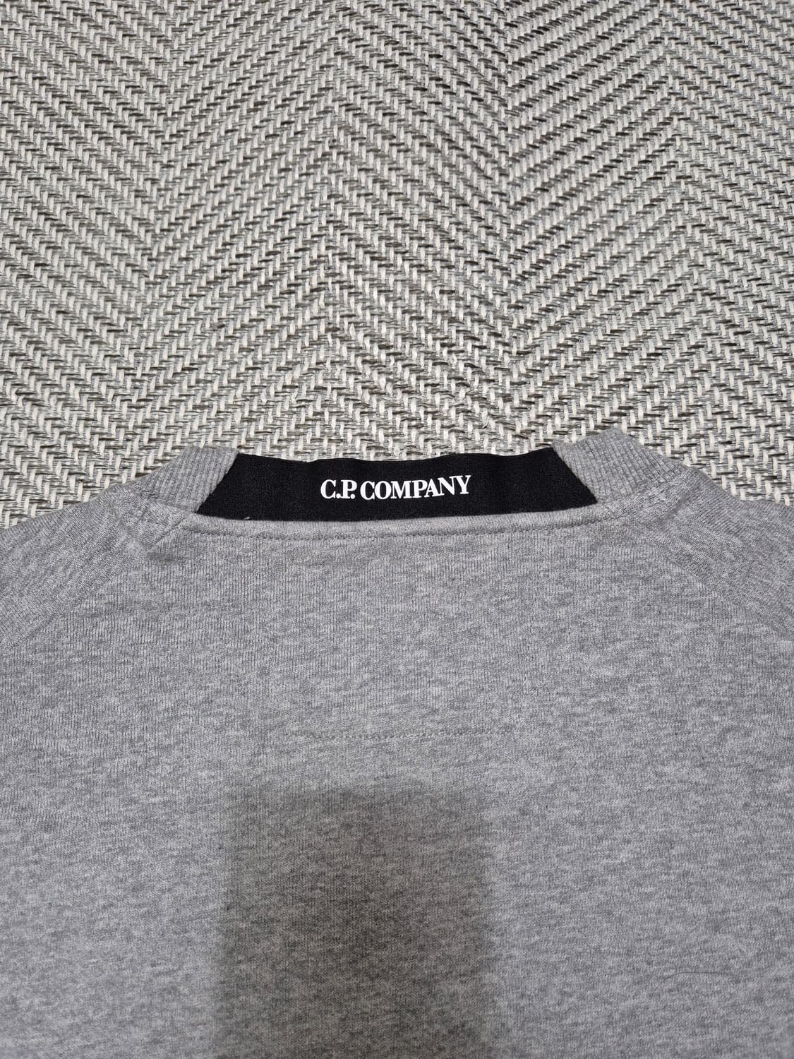 새상품급 CP컴퍼니 맨투맨 105-110 XL-XXL 그레이 상품이미지4